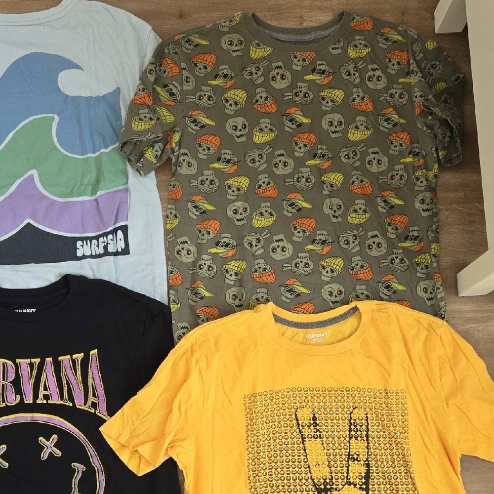 Boy's Graphic T-Shirt Bundle (21 Shirts) - Picture 6 of 16